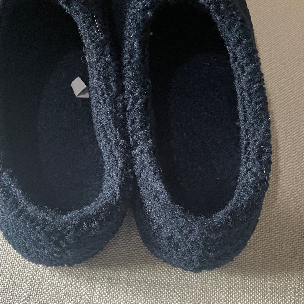 Bombas Men’s Dark Blue Sherpa Slip-On Slippers - Picture 5 of 7